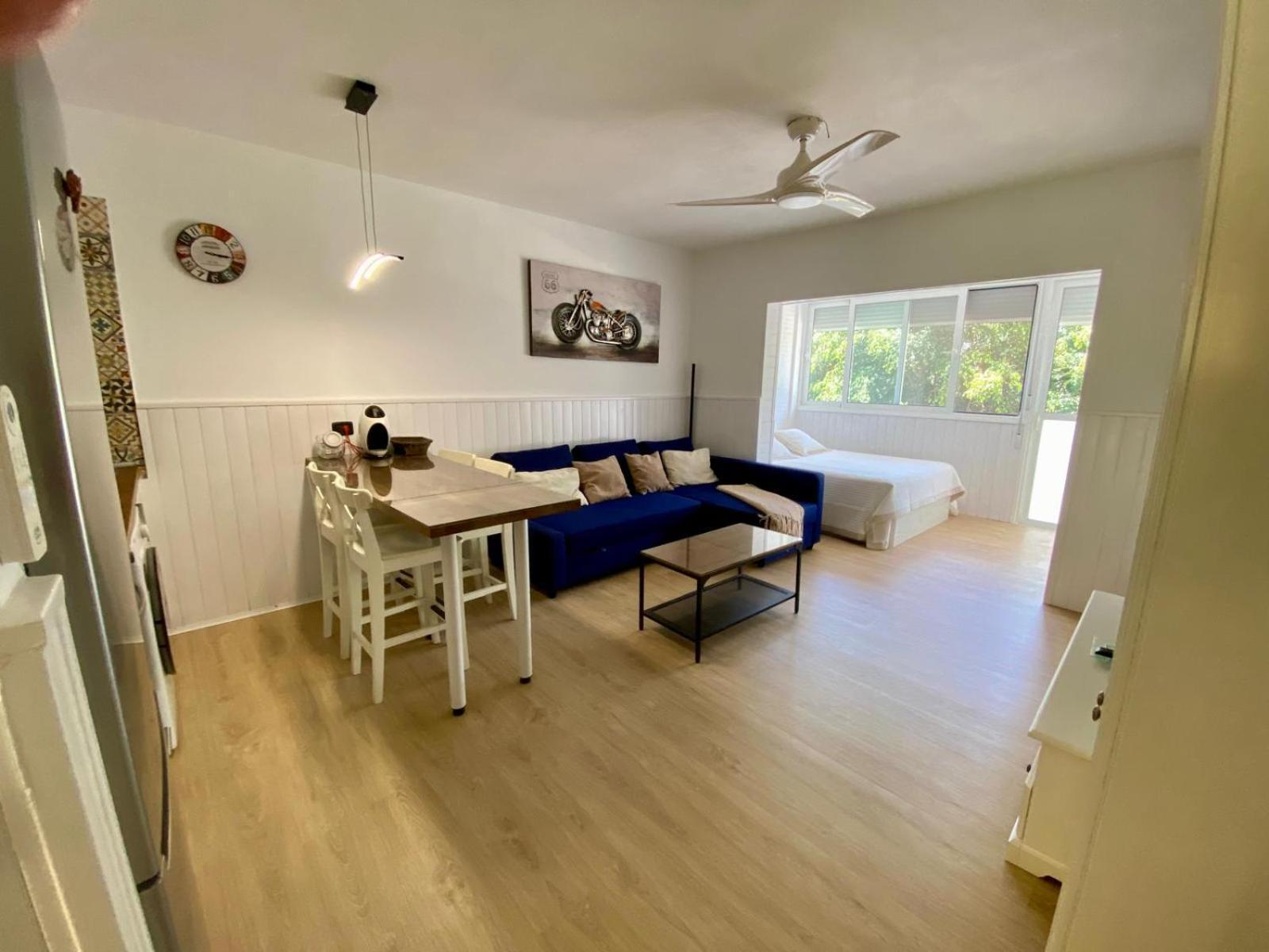 Loft Playa Torviscas,Garaje Gratis , Recien Reformado Apartament *